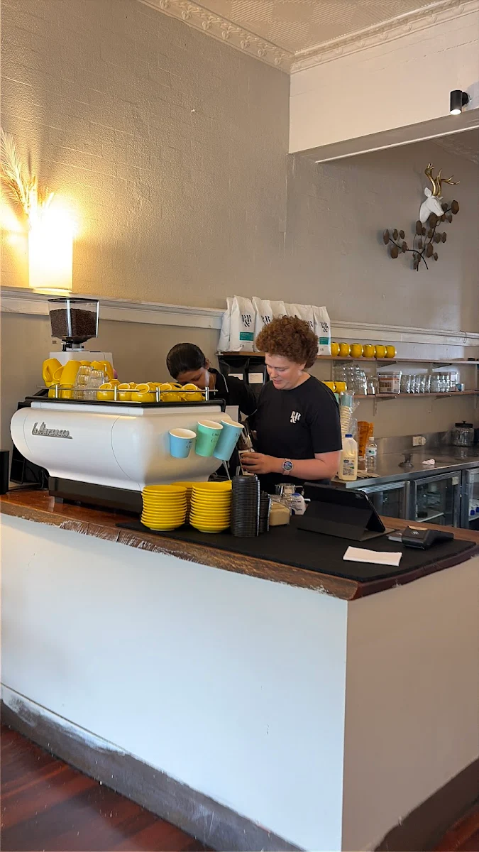 Vibe, The Dingo cafe