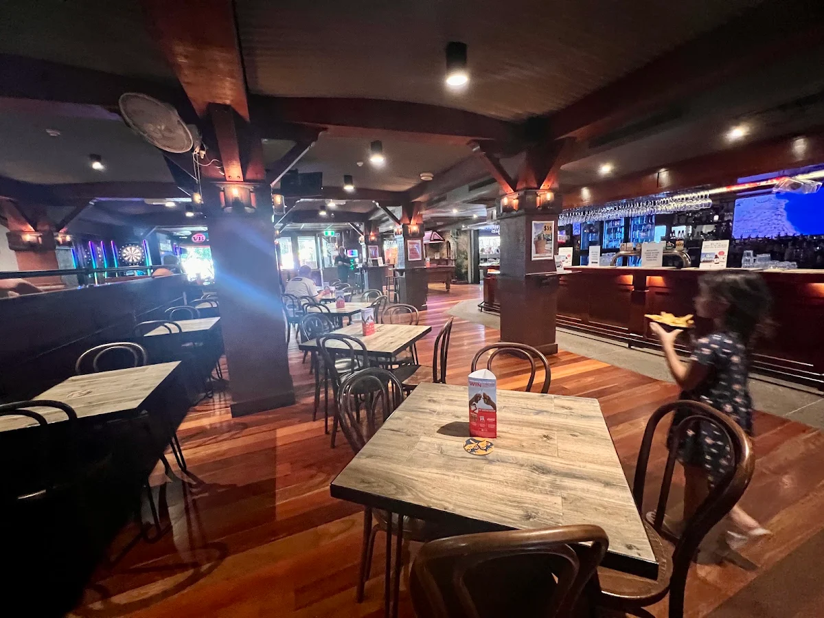Vibe, Rattle n Hum Cairns