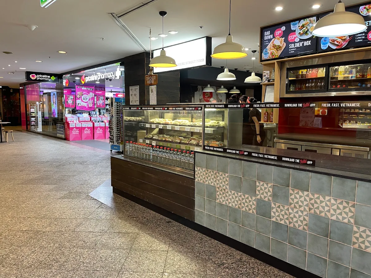 Vibe, Roll'd Collins Place