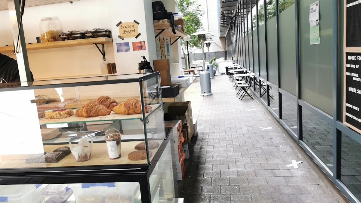 Vibe, Moore Coffee