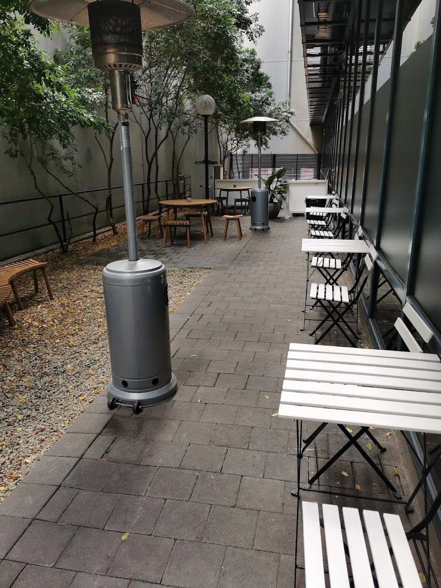 Vibe, Moore Coffee