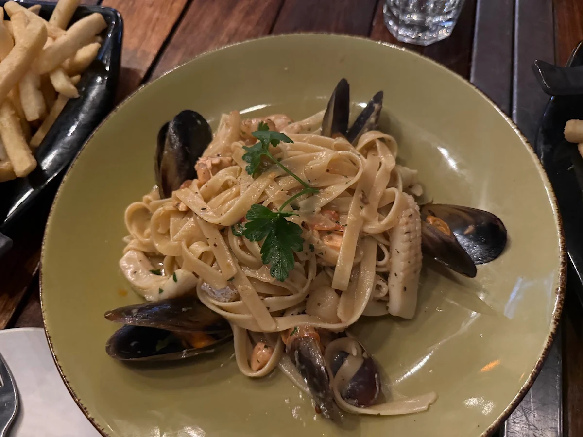 Food & drink, Mr Brooks Stonegrill & Bar