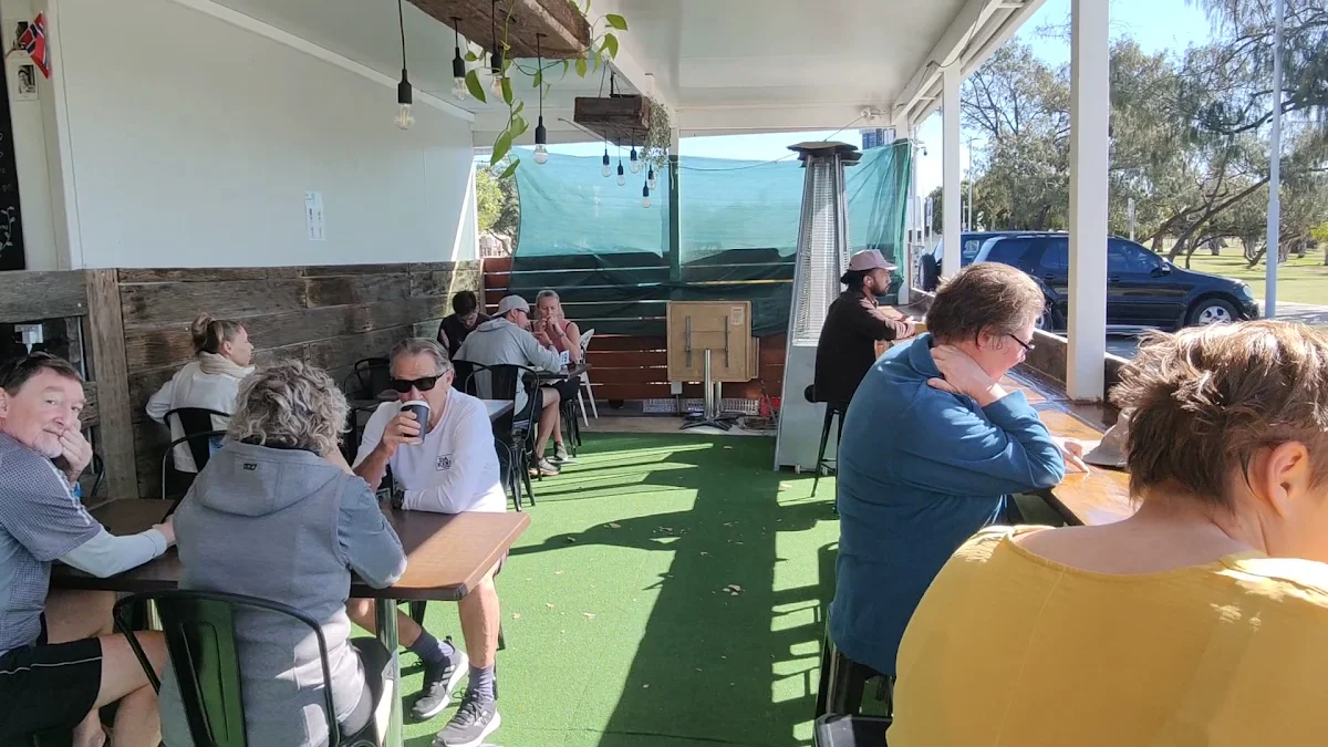 Vibe, Broadwater Cafe