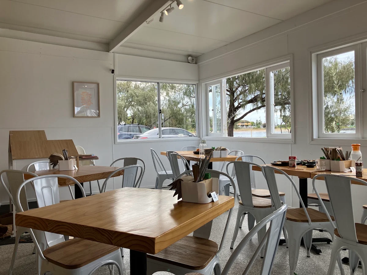 Vibe, Broadwater Cafe