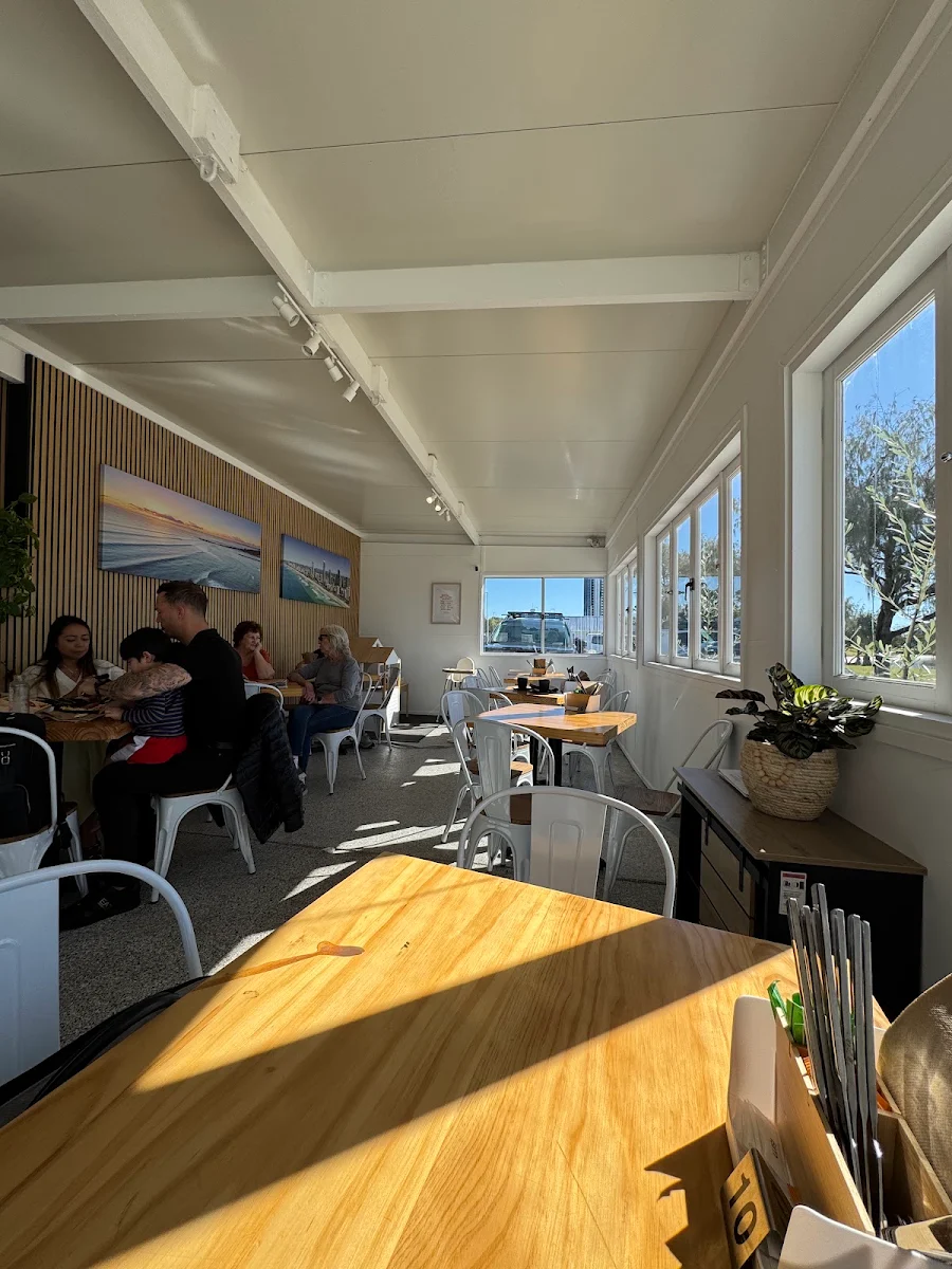 Vibe, Broadwater Cafe