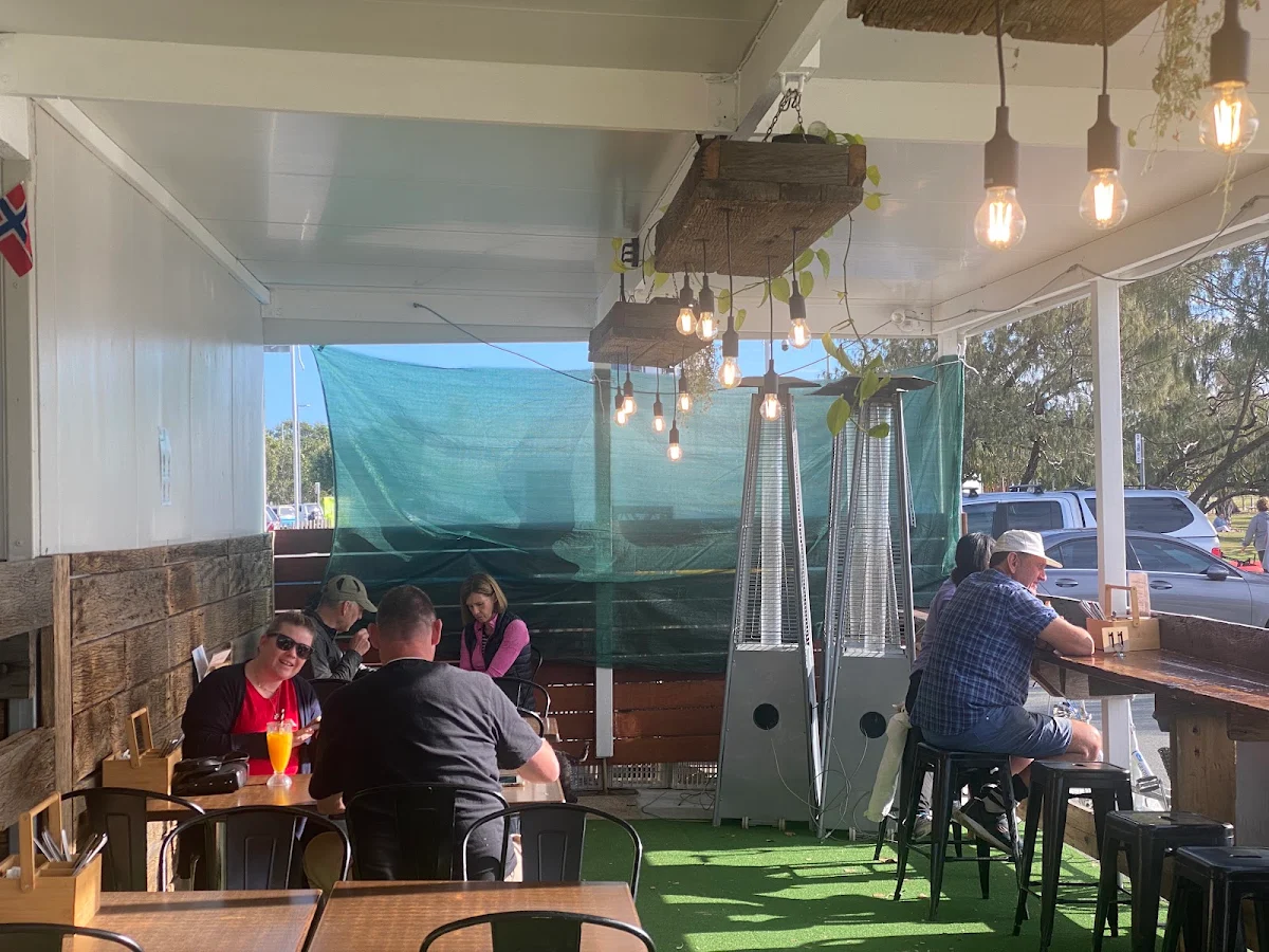 Vibe, Broadwater Cafe