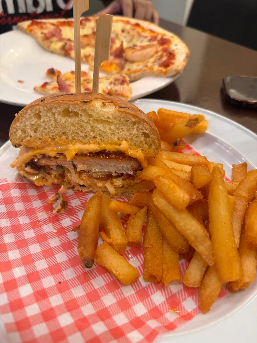 Food & drink, Indooroopilly Hotel