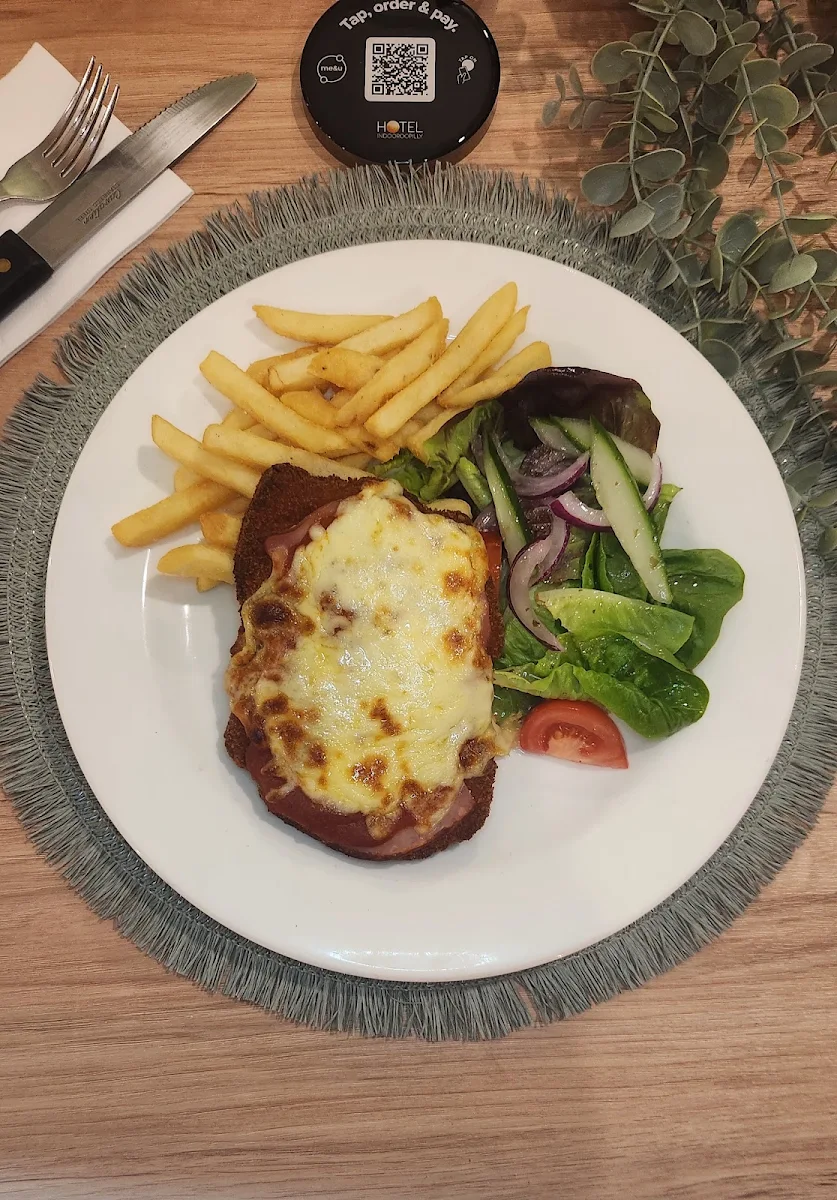 Food & drink, Indooroopilly Hotel