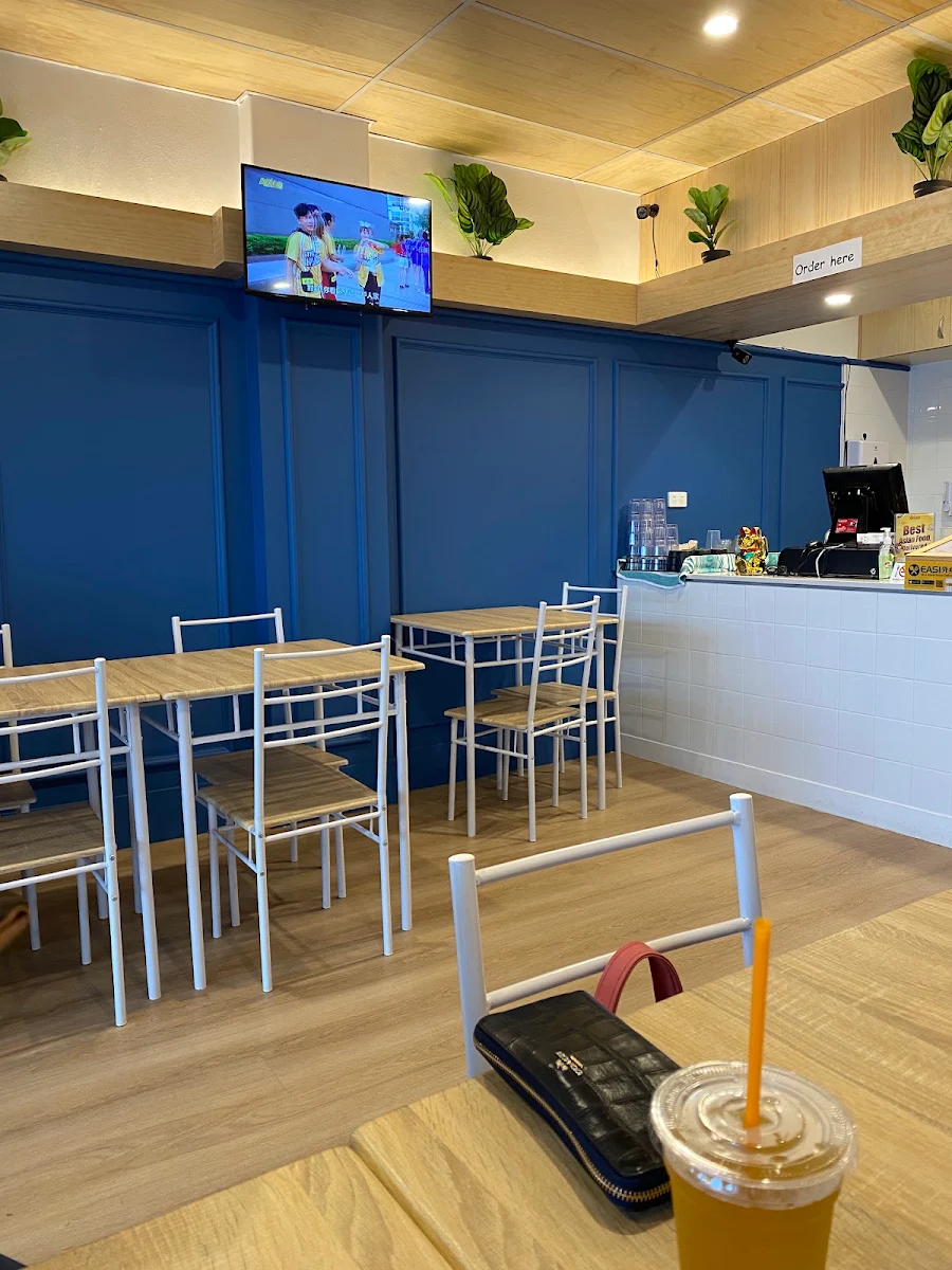 Vibe, Blossomy Cafe