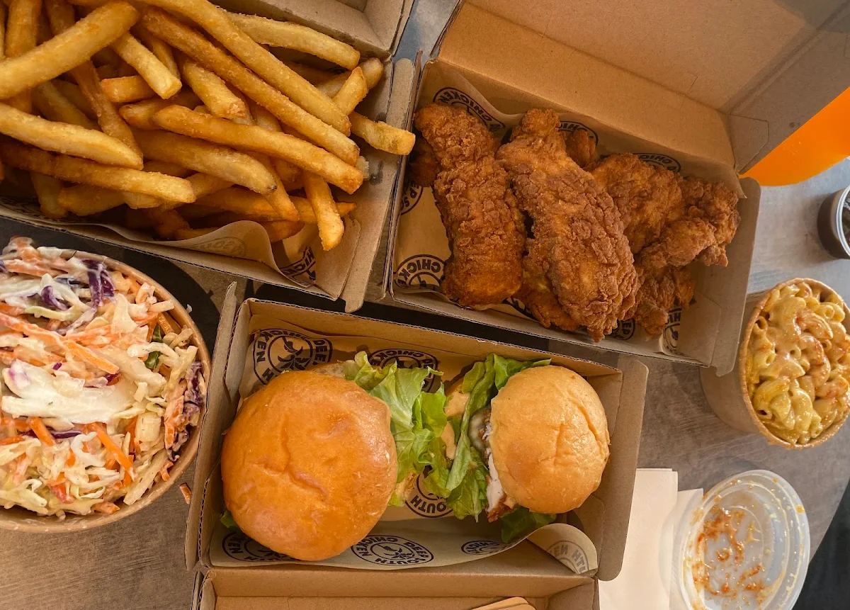 Food & drink, Deep South Chicken Logan Central