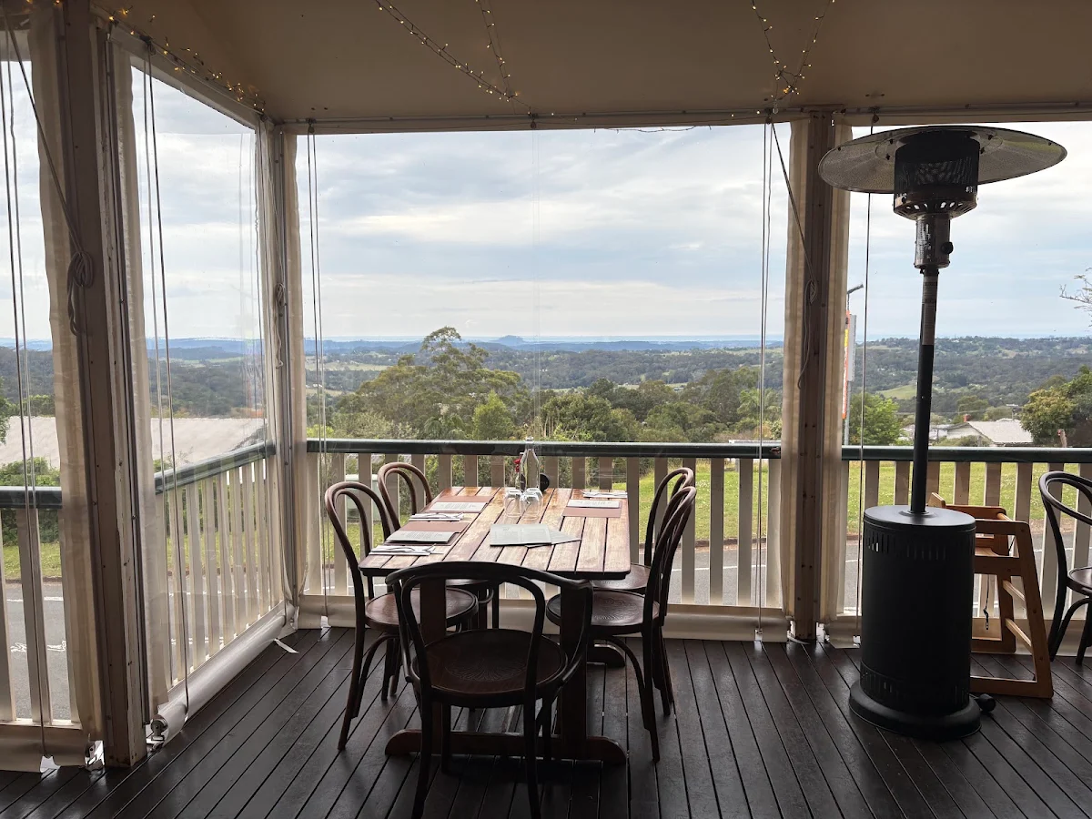 Vibe, Mapleton Public House