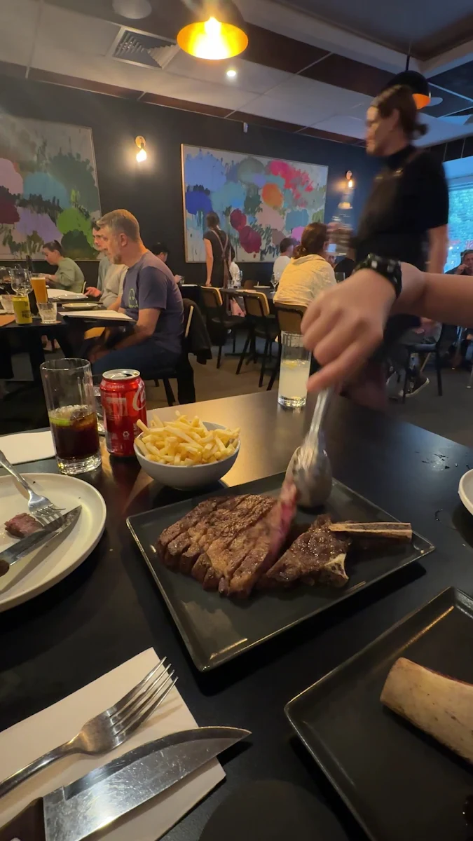Food & drink, EMERGE STEAKHOUSE
