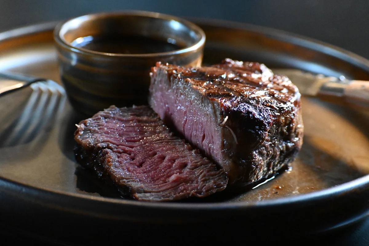 Food & drink, EMERGE STEAKHOUSE