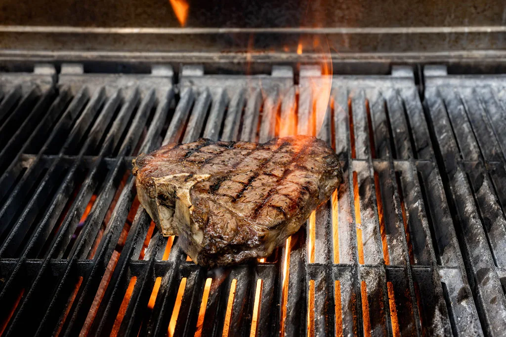 Food & drink, EMERGE STEAKHOUSE