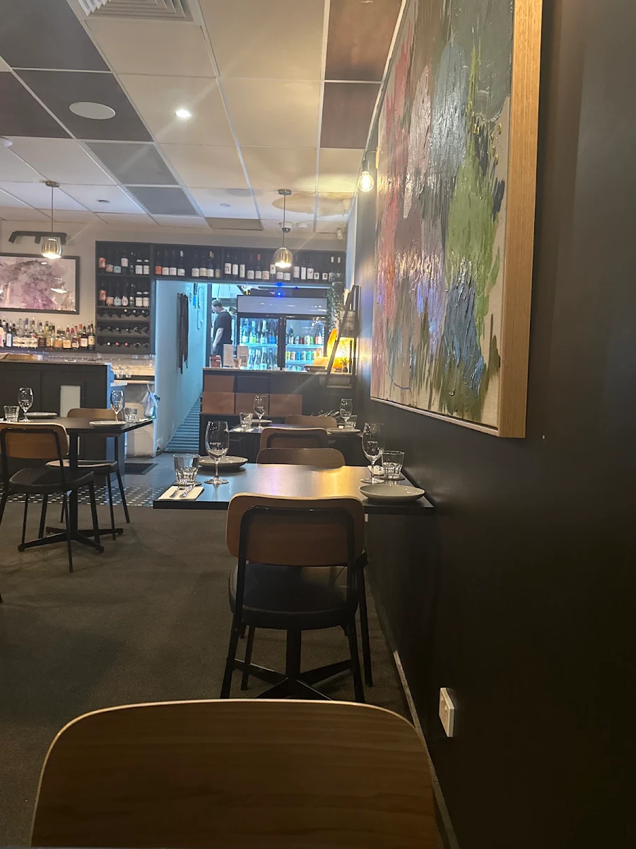 Vibe, EMERGE STEAKHOUSE
