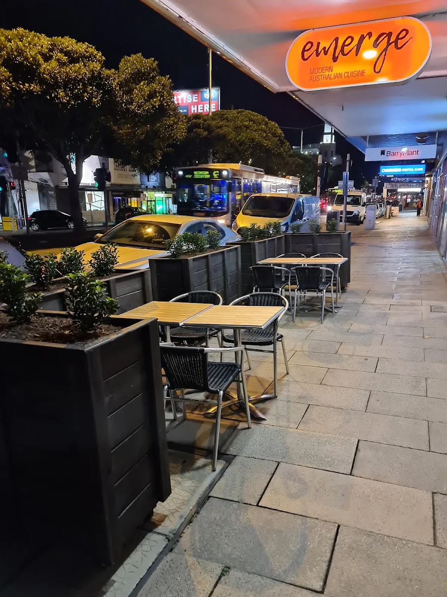 Vibe, EMERGE STEAKHOUSE