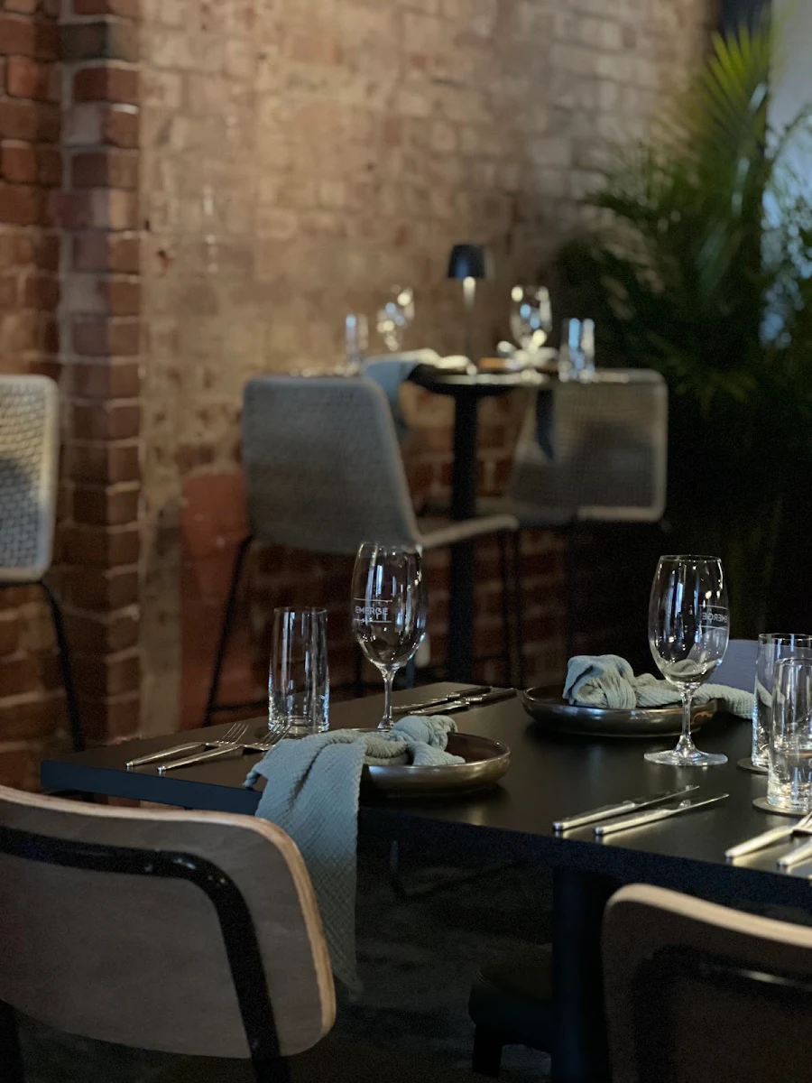 Vibe, EMERGE STEAKHOUSE