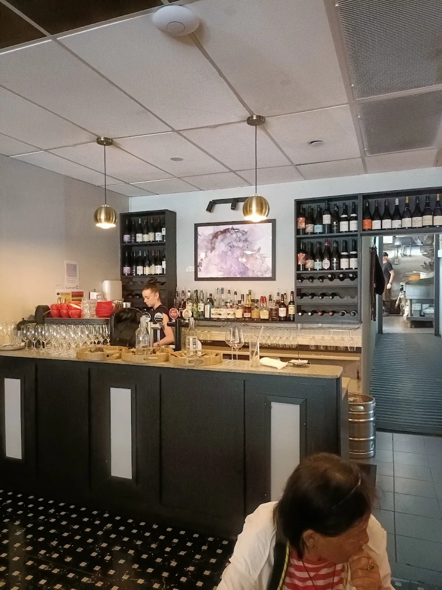 Vibe, EMERGE STEAKHOUSE