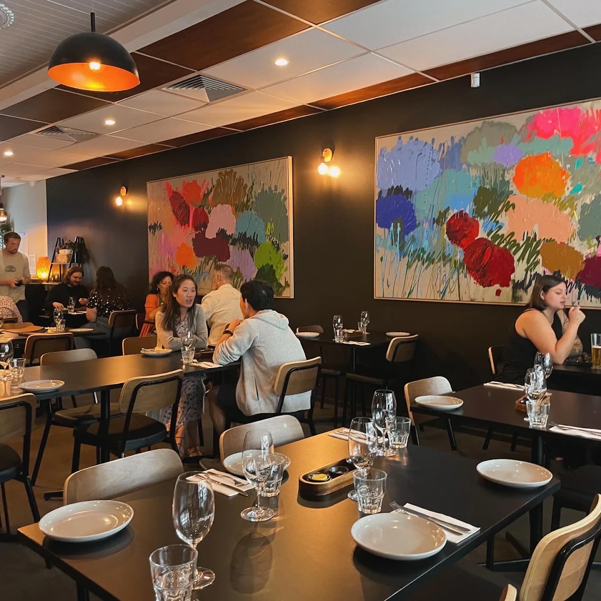 Vibe, EMERGE STEAKHOUSE