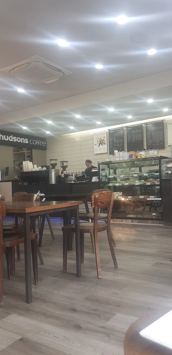 Vibe, Hudsons Coffee