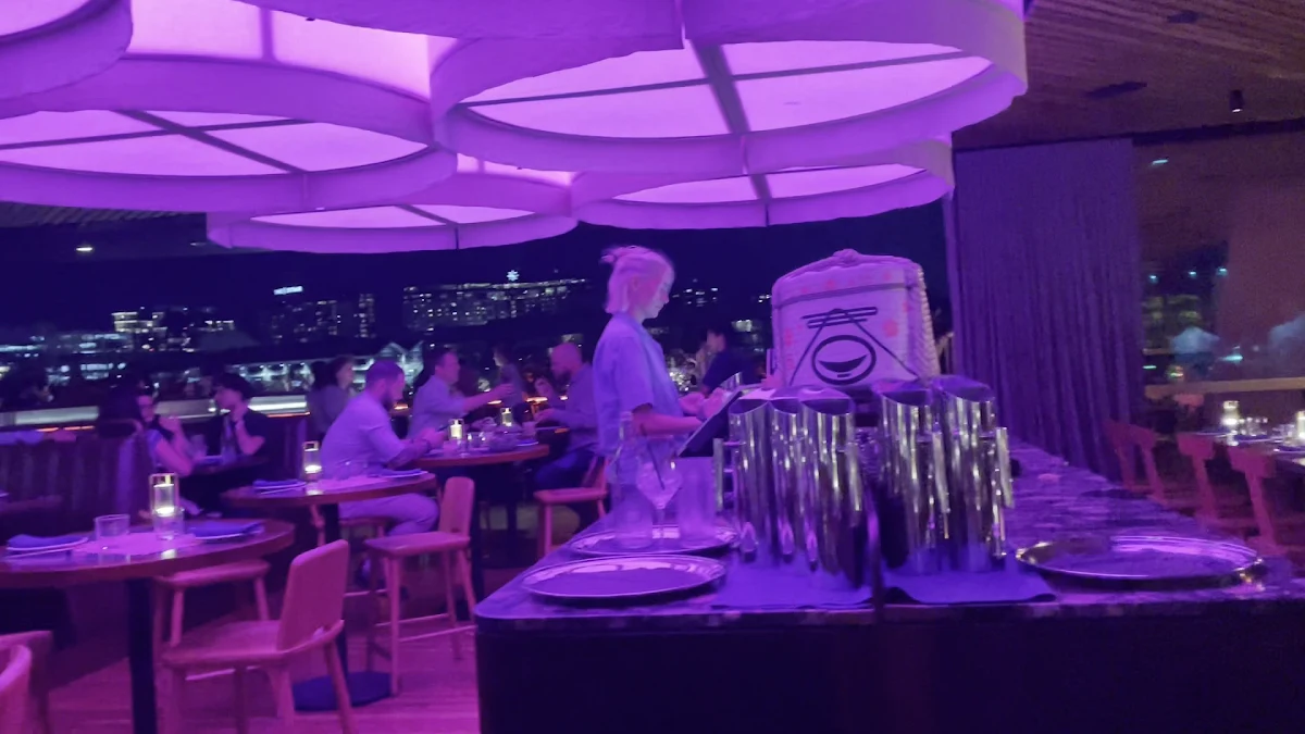 Vibe, Rekodo Restaurant & Vinyl Bar