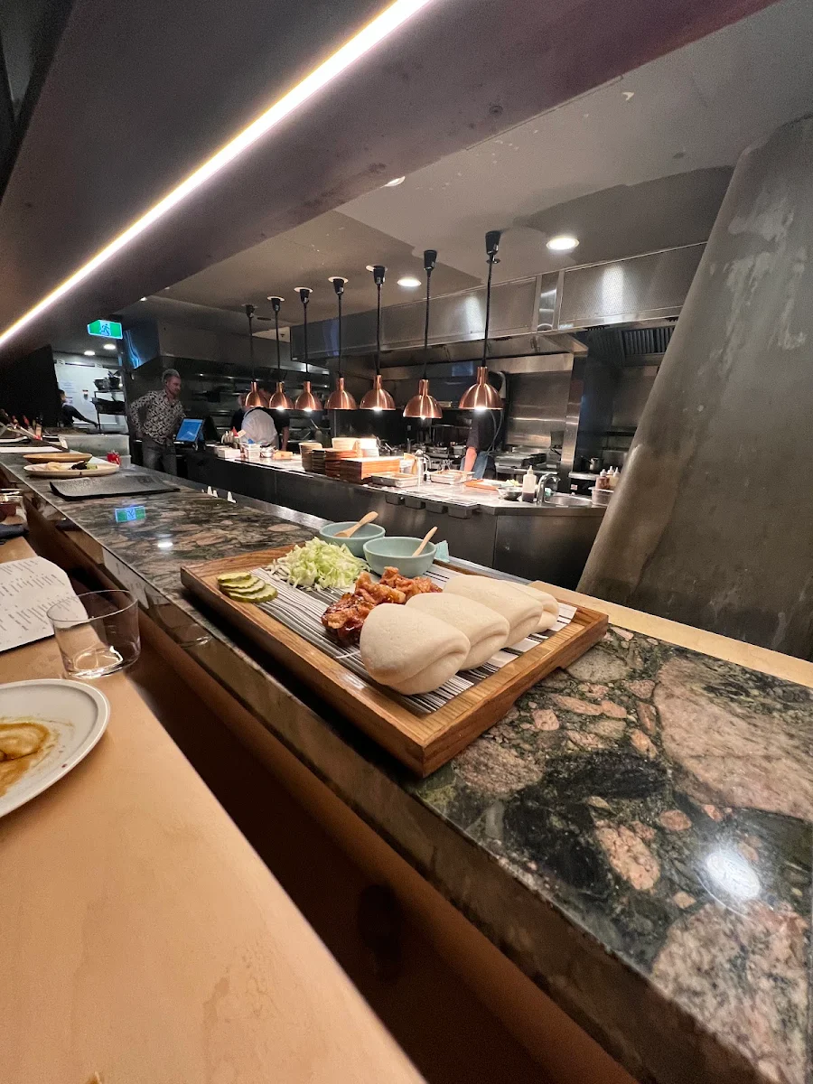 Vibe, Rekodo Restaurant & Vinyl Bar