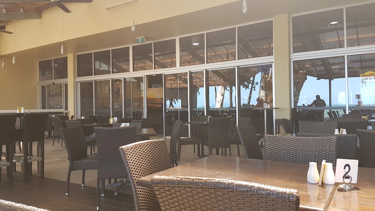 Vibe, Surf Club Palm Cove