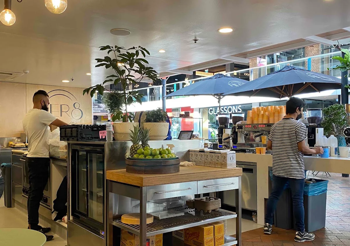 Vibe, Pier 8 Cafe