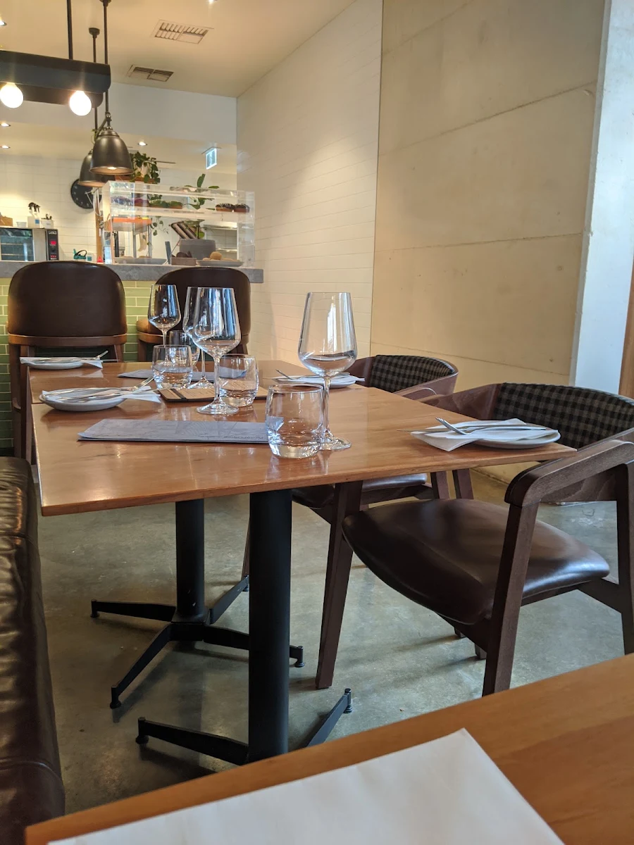 Vibe, Yarri Restaurant + Bar