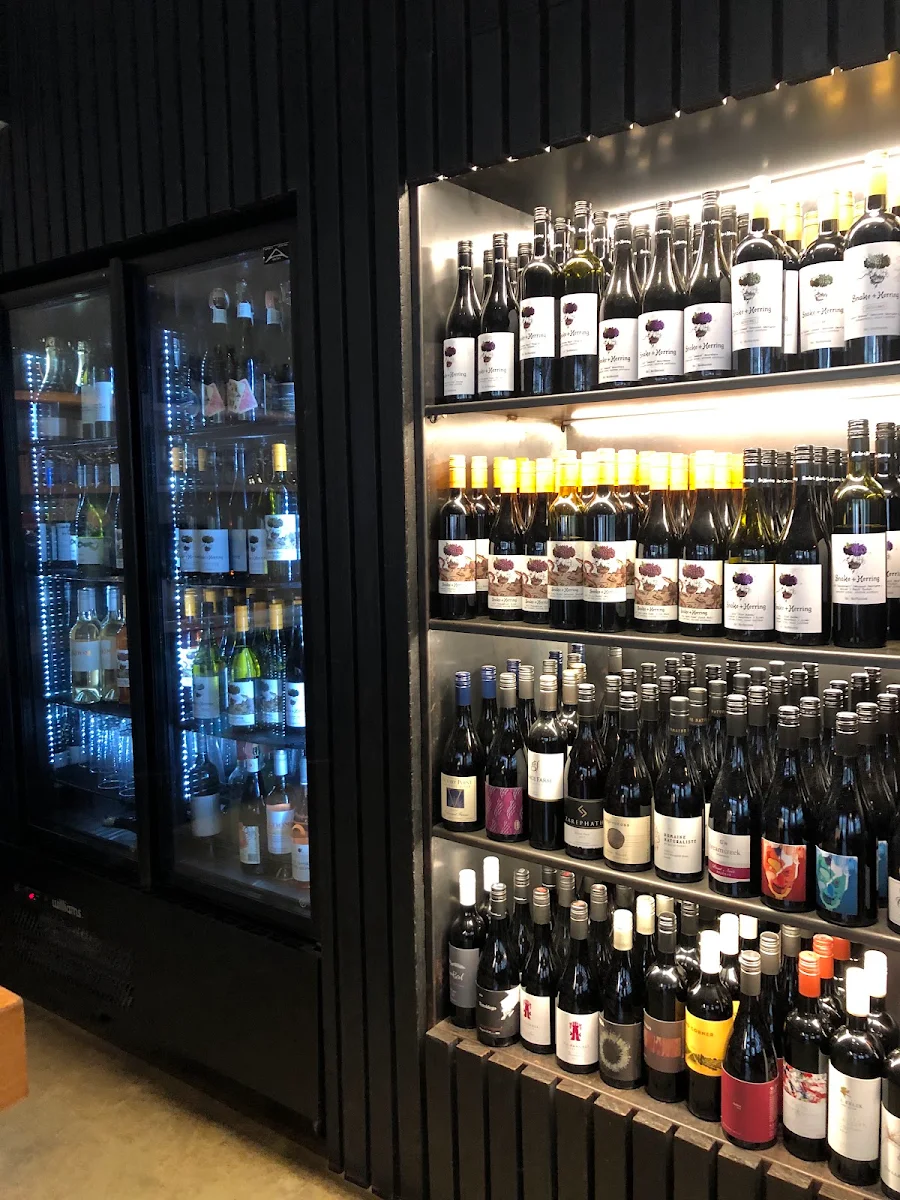 Vibe, Yarri Restaurant + Bar