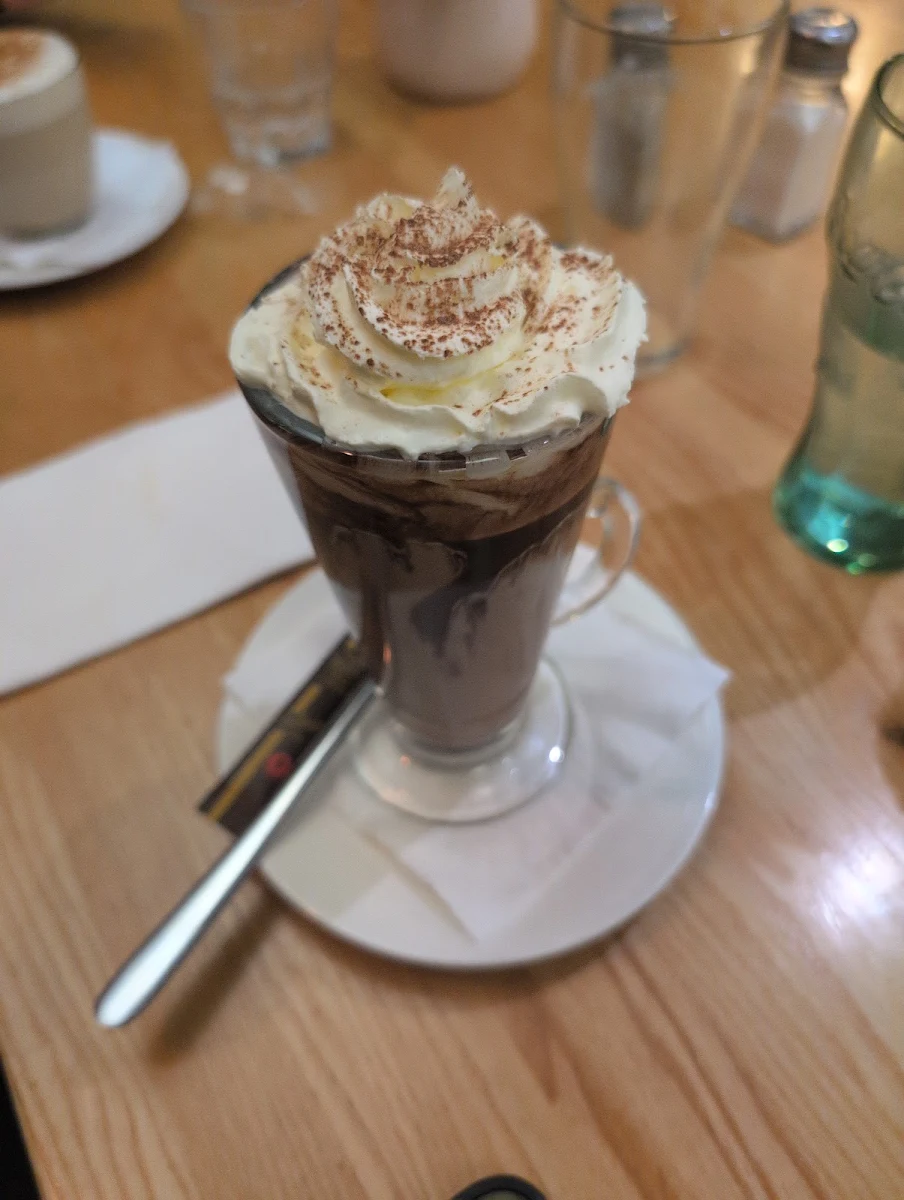 Food & drink, Olinda Creek Hotel