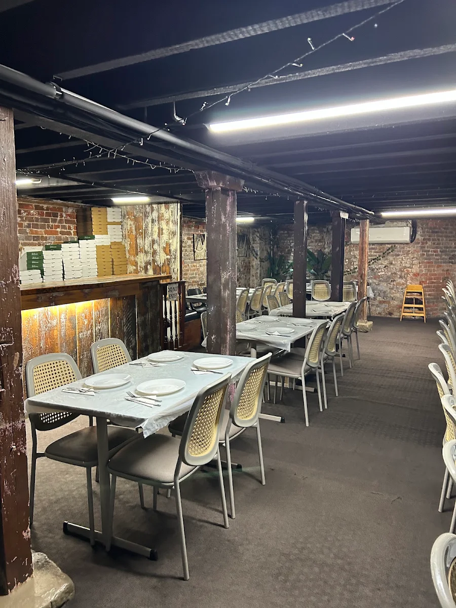 Vibe, Dom's Pizza Pasta Windsor