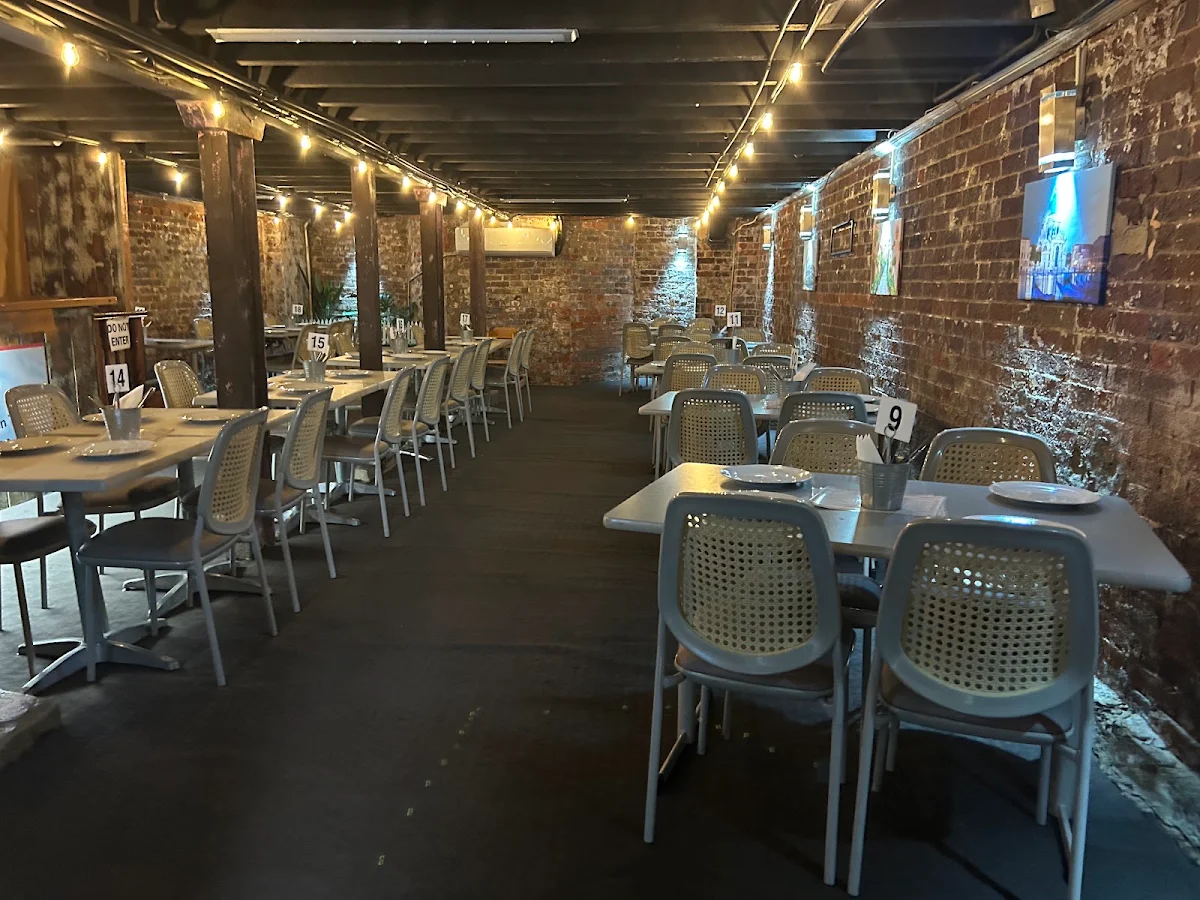 Vibe, Dom's Pizza Pasta Windsor