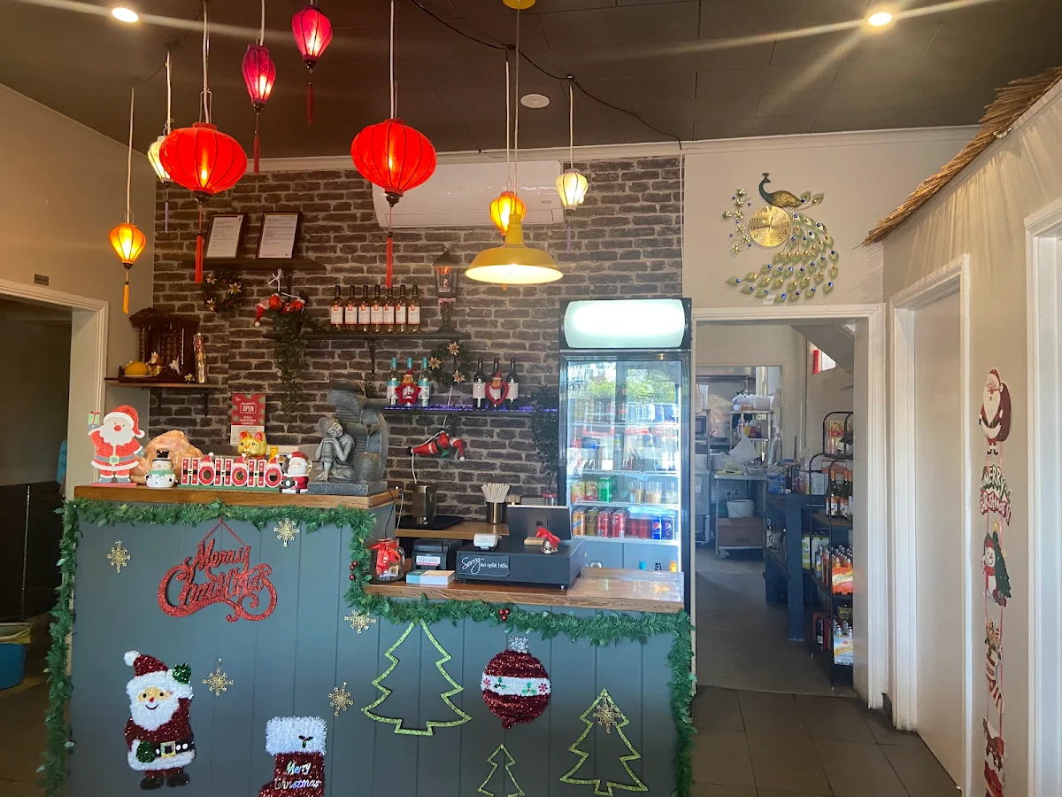 Vibe, Pho HQ