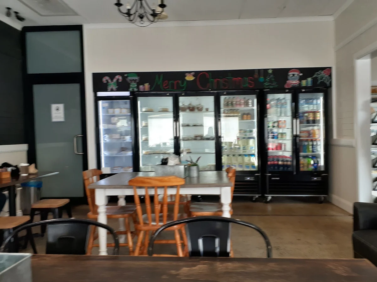 Vibe, Glen's Bakery Cafe
