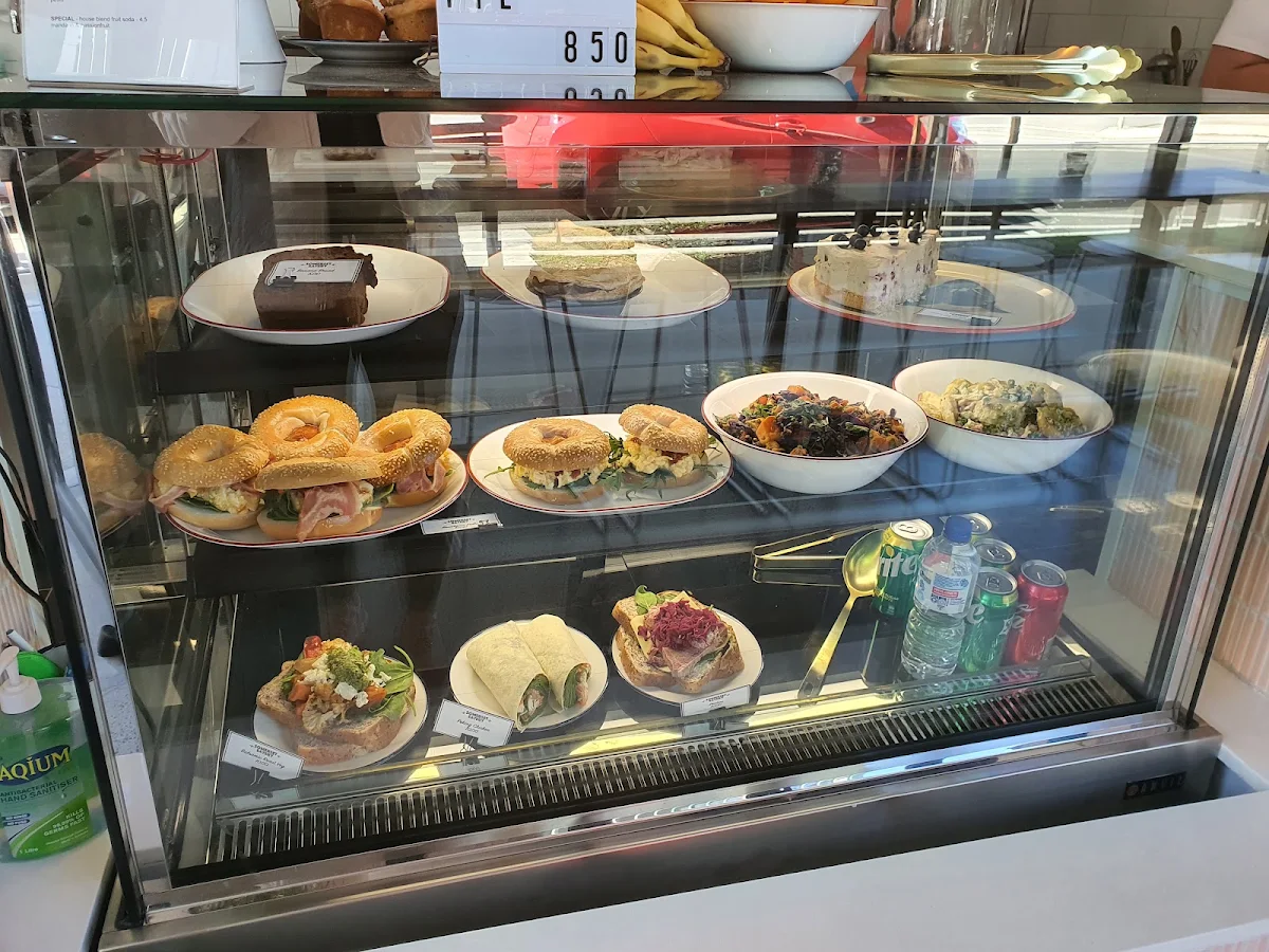 Vibe, Somerset Eatery