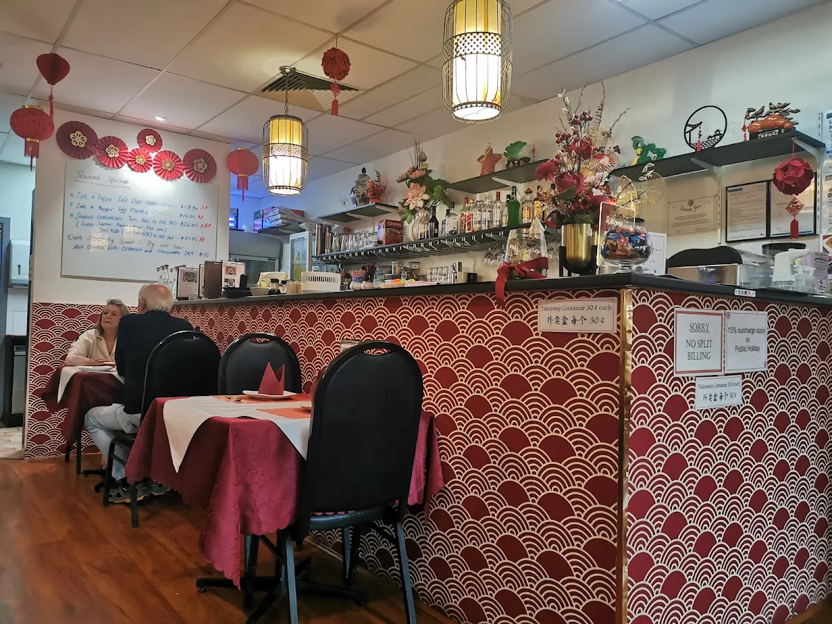 Vibe, Kang's Woks Asian Restaurant