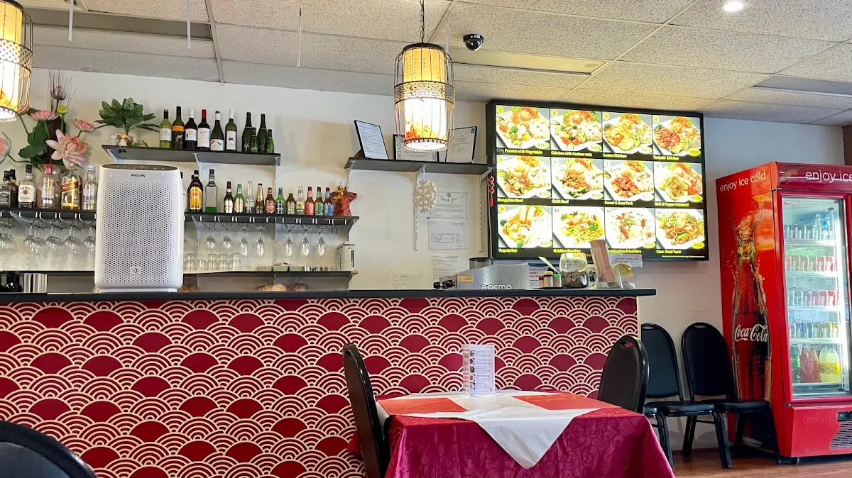 Vibe, Kang's Woks Asian Restaurant