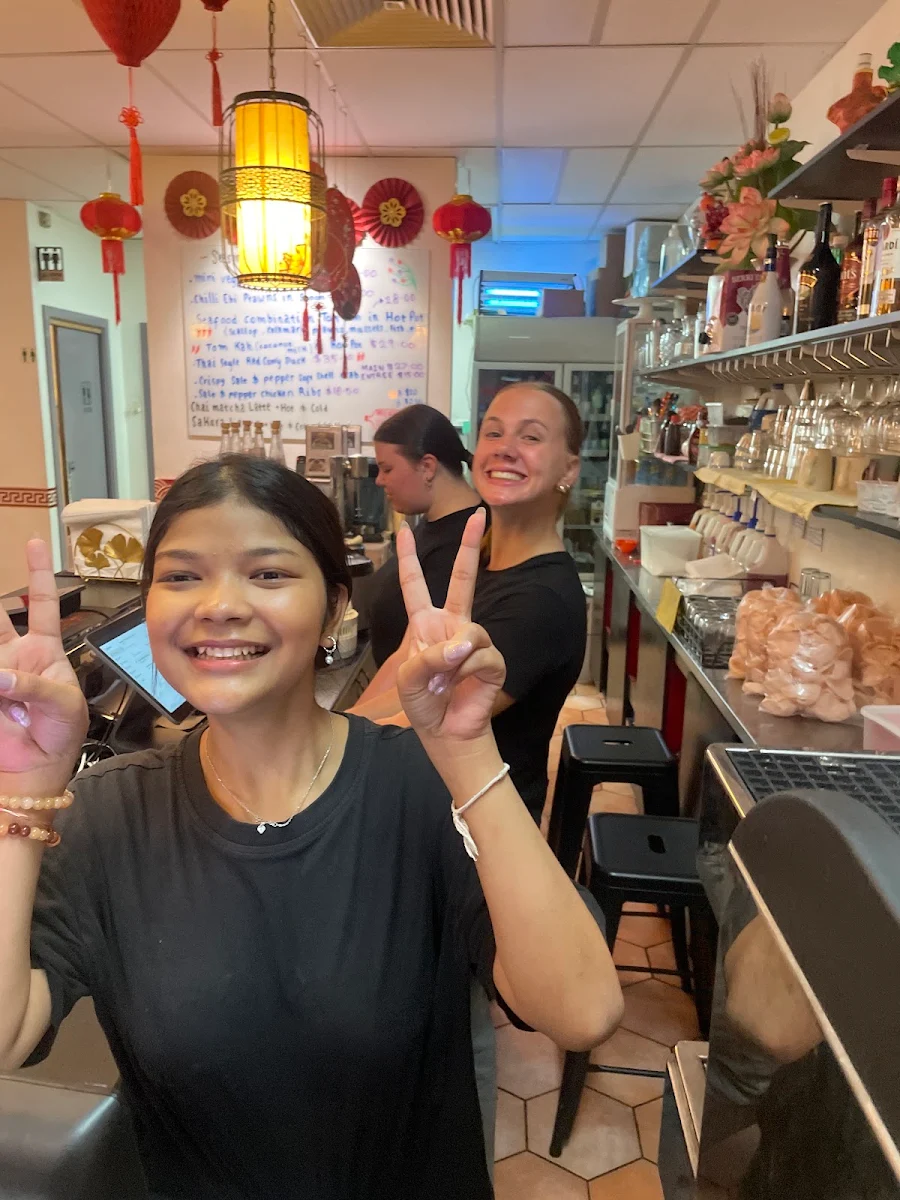 Vibe, Kang's Woks Asian Restaurant