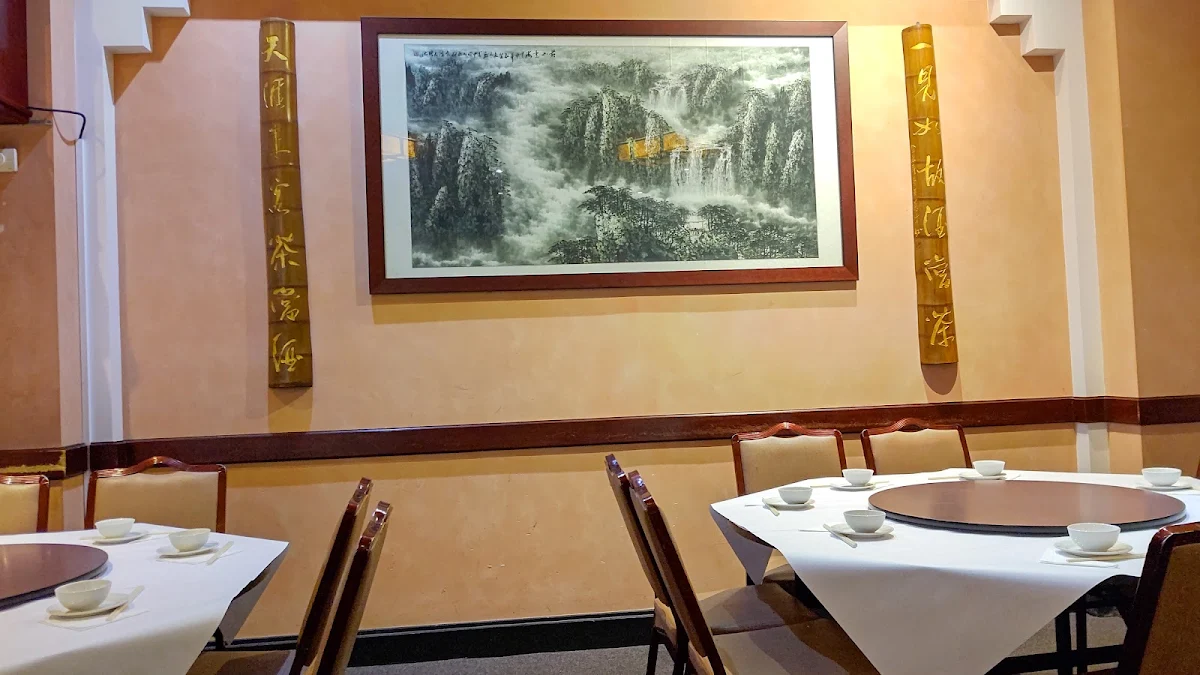 Vibe, Golden Boat Chinese Restaurant