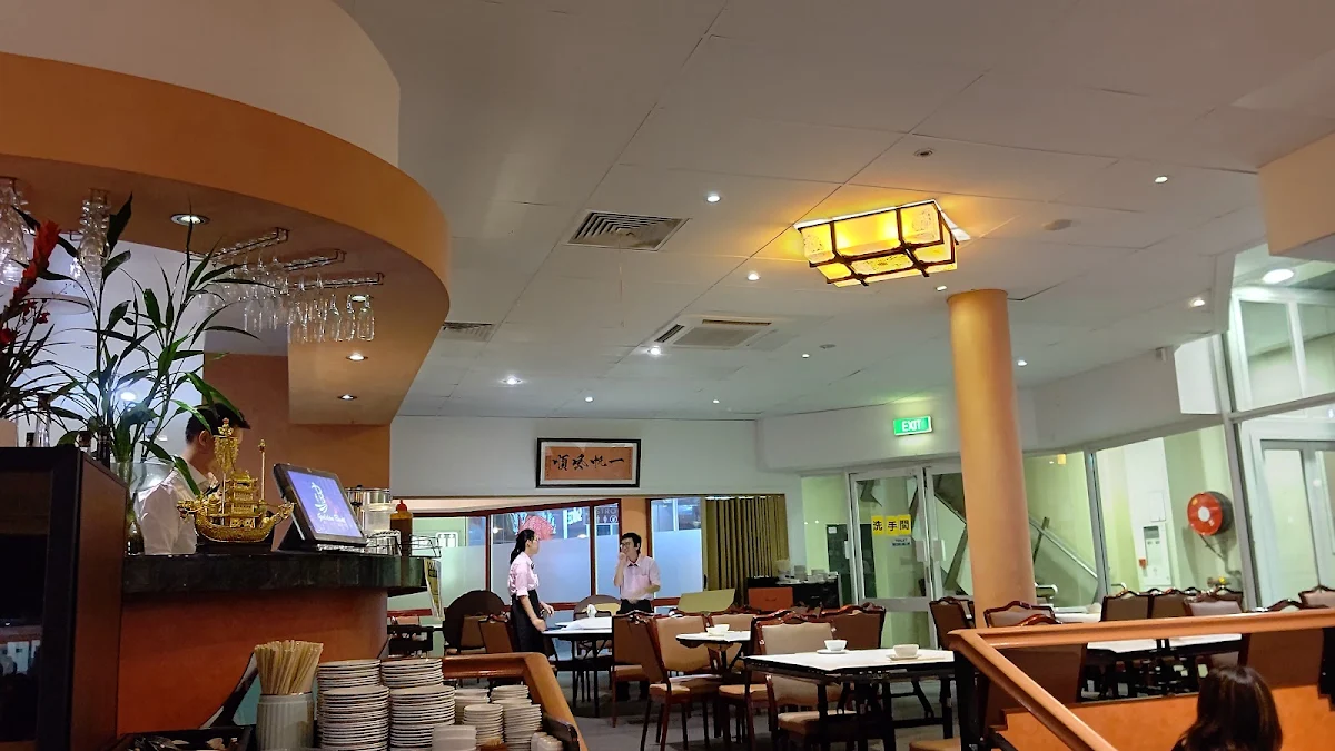 Vibe, Golden Boat Chinese Restaurant