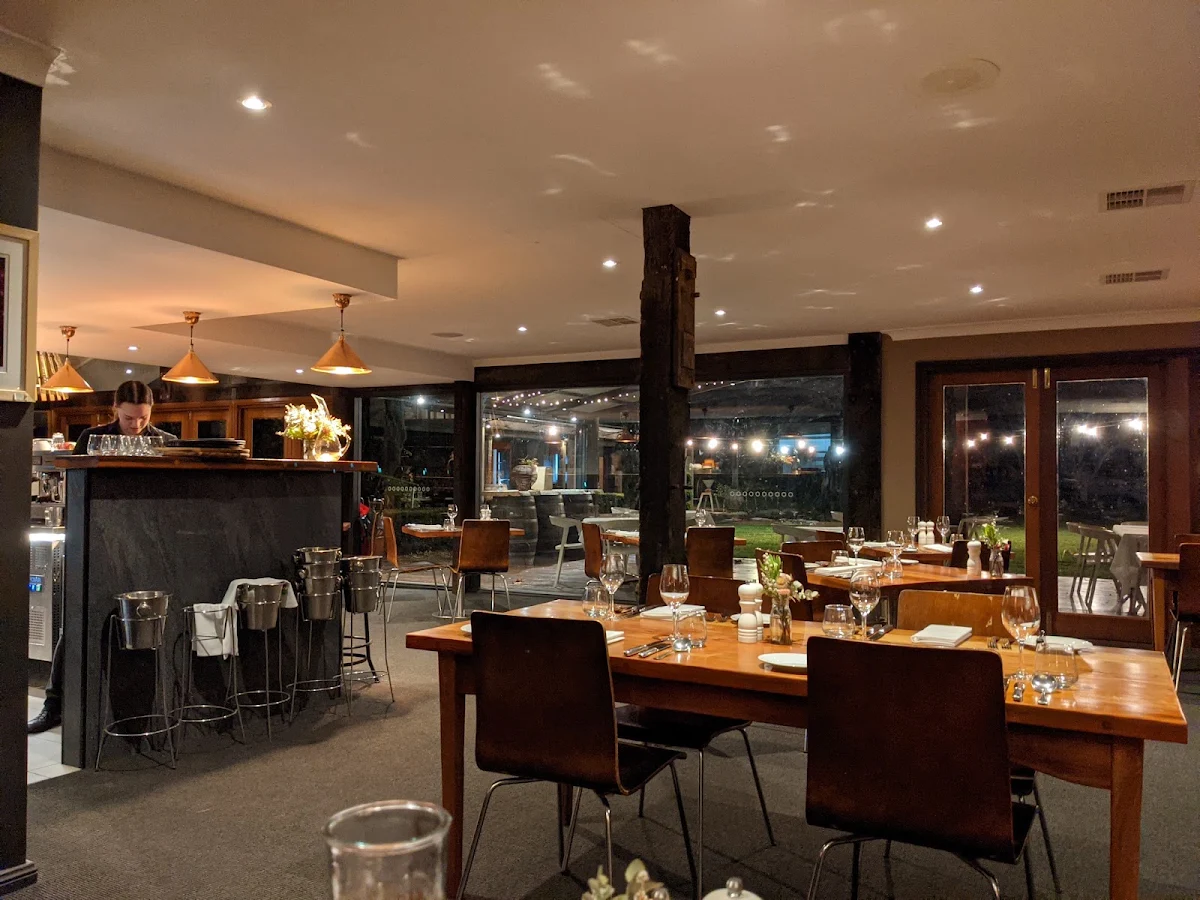 Vibe, Sister's Rock Restaurant