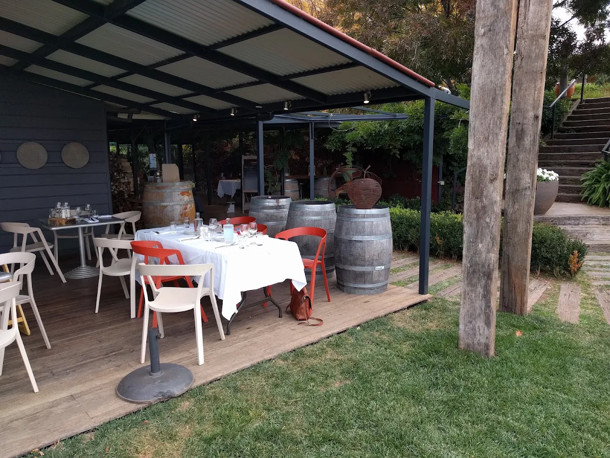 Vibe, Sister's Rock Restaurant