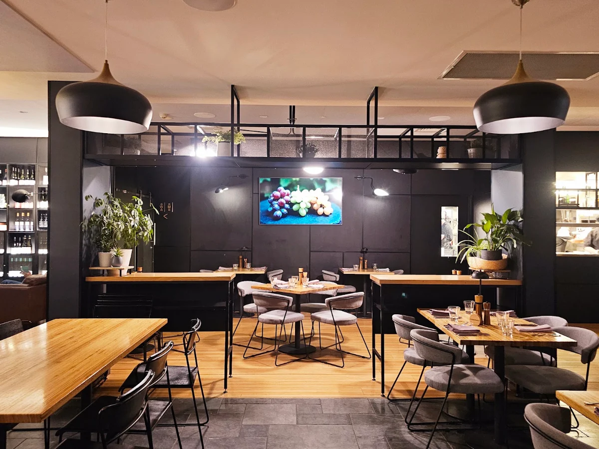 Vibe, Bluestone Bar & Kitchen