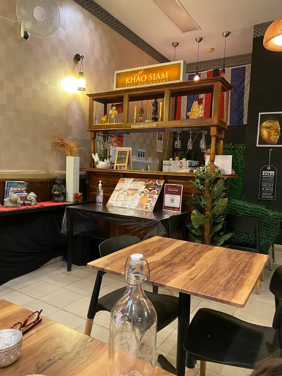 Vibe, Khao Siam Thai
