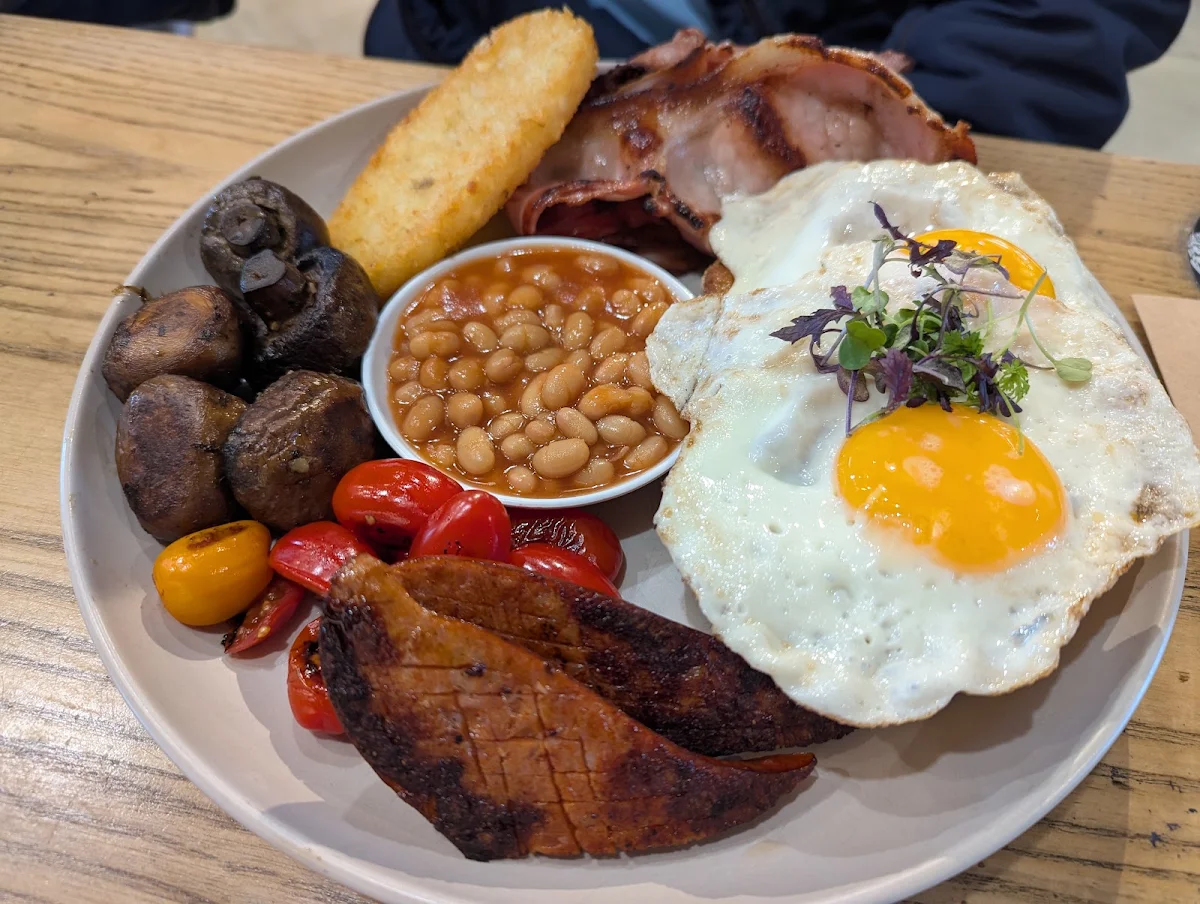 Food & drink, Zitto Elizabeth