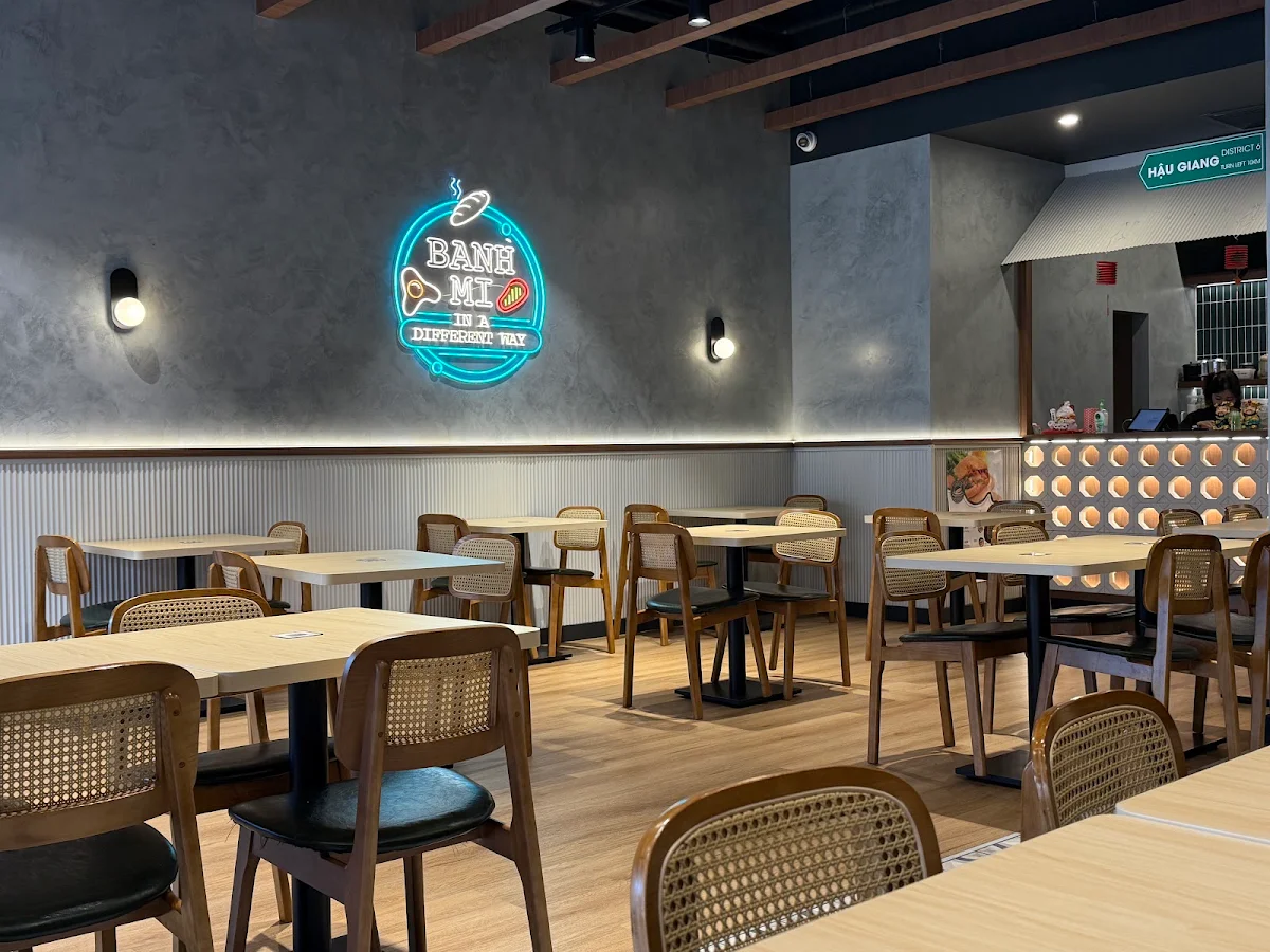 Vibe, Chảo's Bistro - Chinatown