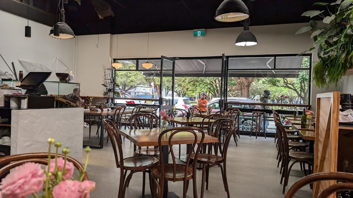Vibe, Double Roasters Cafe