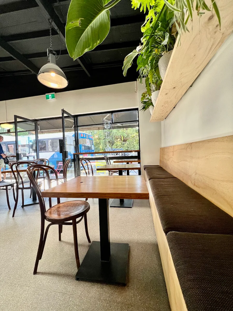 Vibe, Double Roasters Cafe