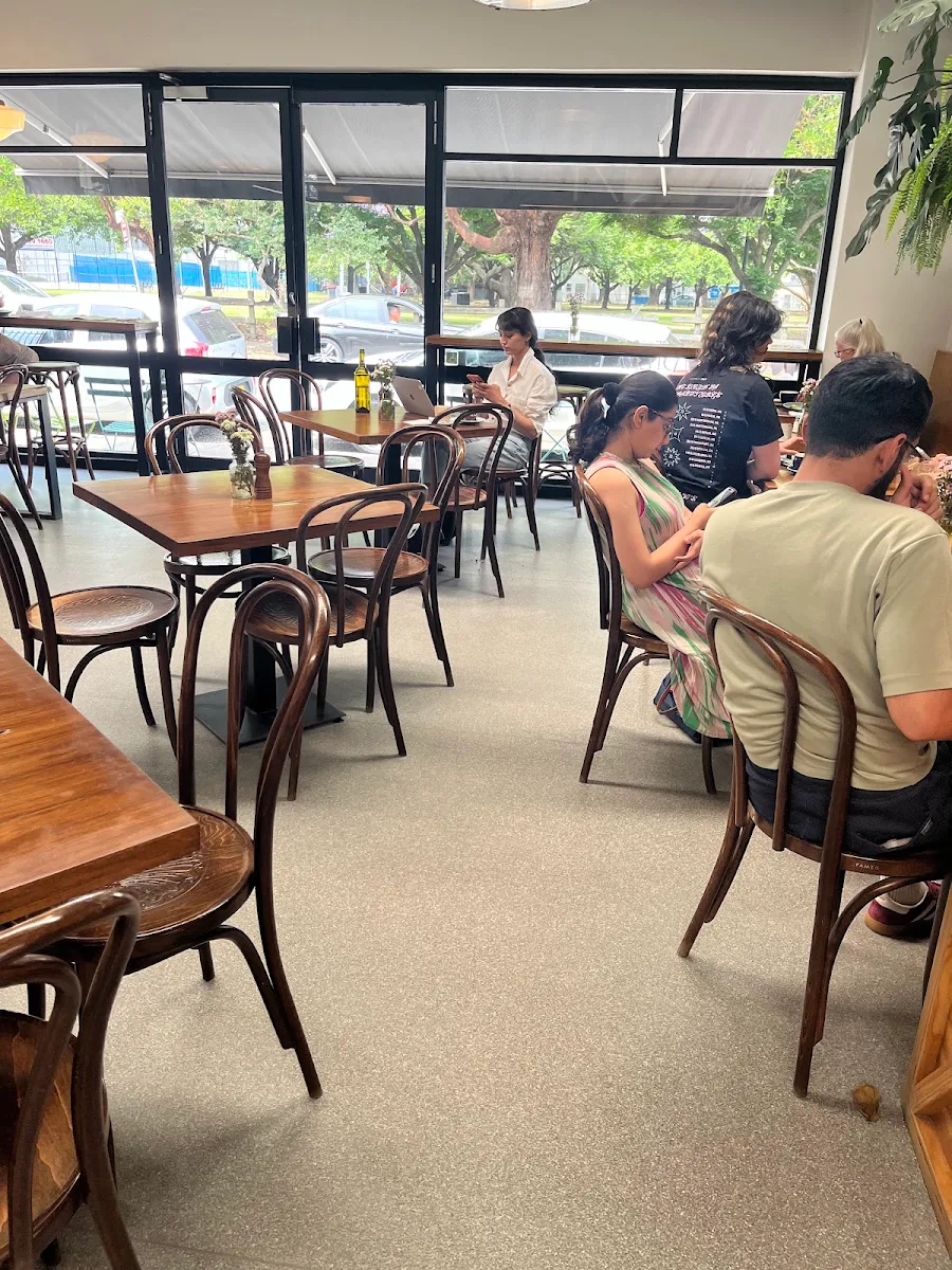 Vibe, Double Roasters Cafe
